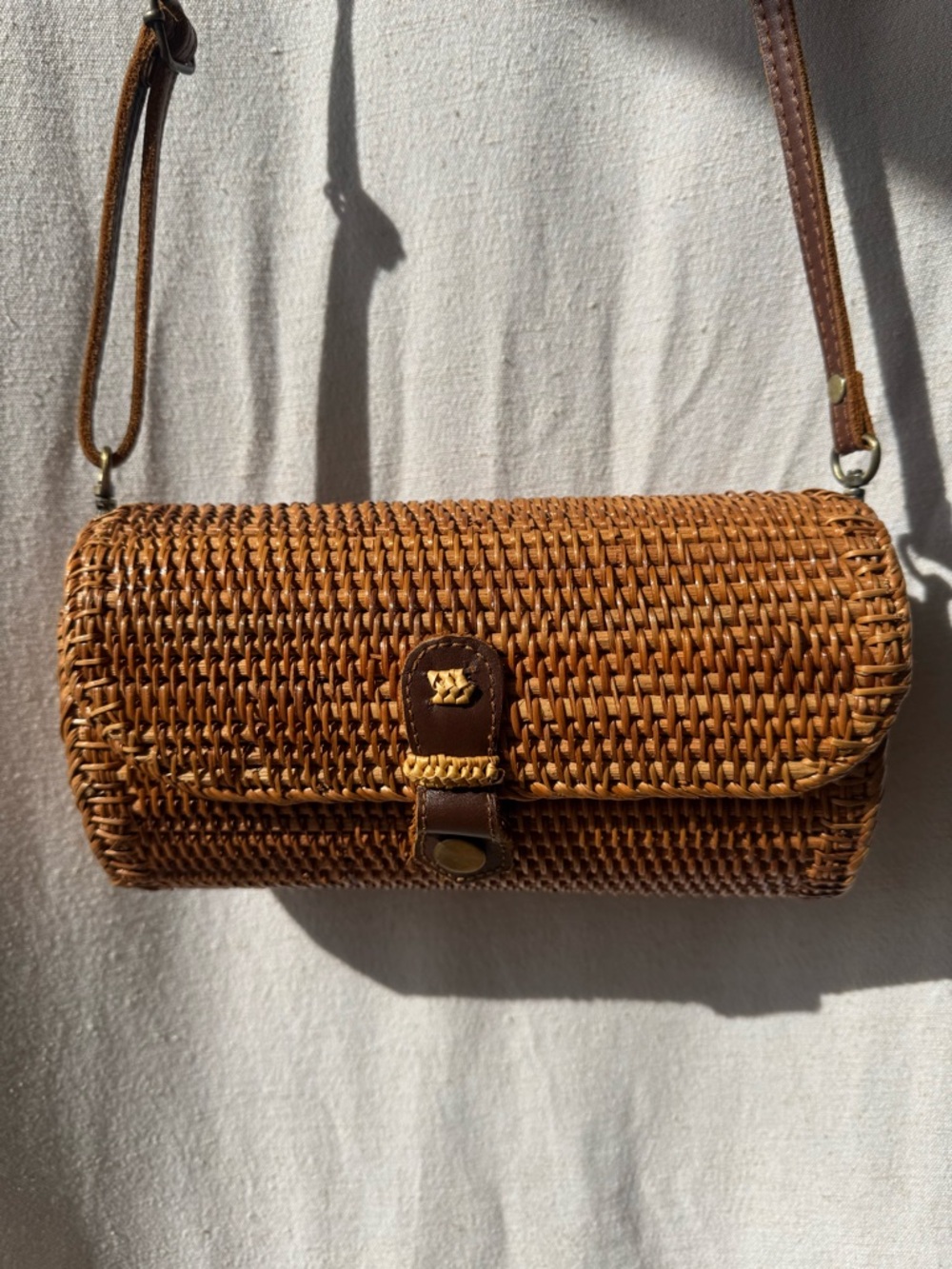 Wicker Rattan Barrel Crossbody Leather Strap Magnetic